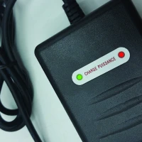 شارژر دوچرخه برقی اس تی الکترونیک 42 ولت ۲ آمپر مدل 8100LC